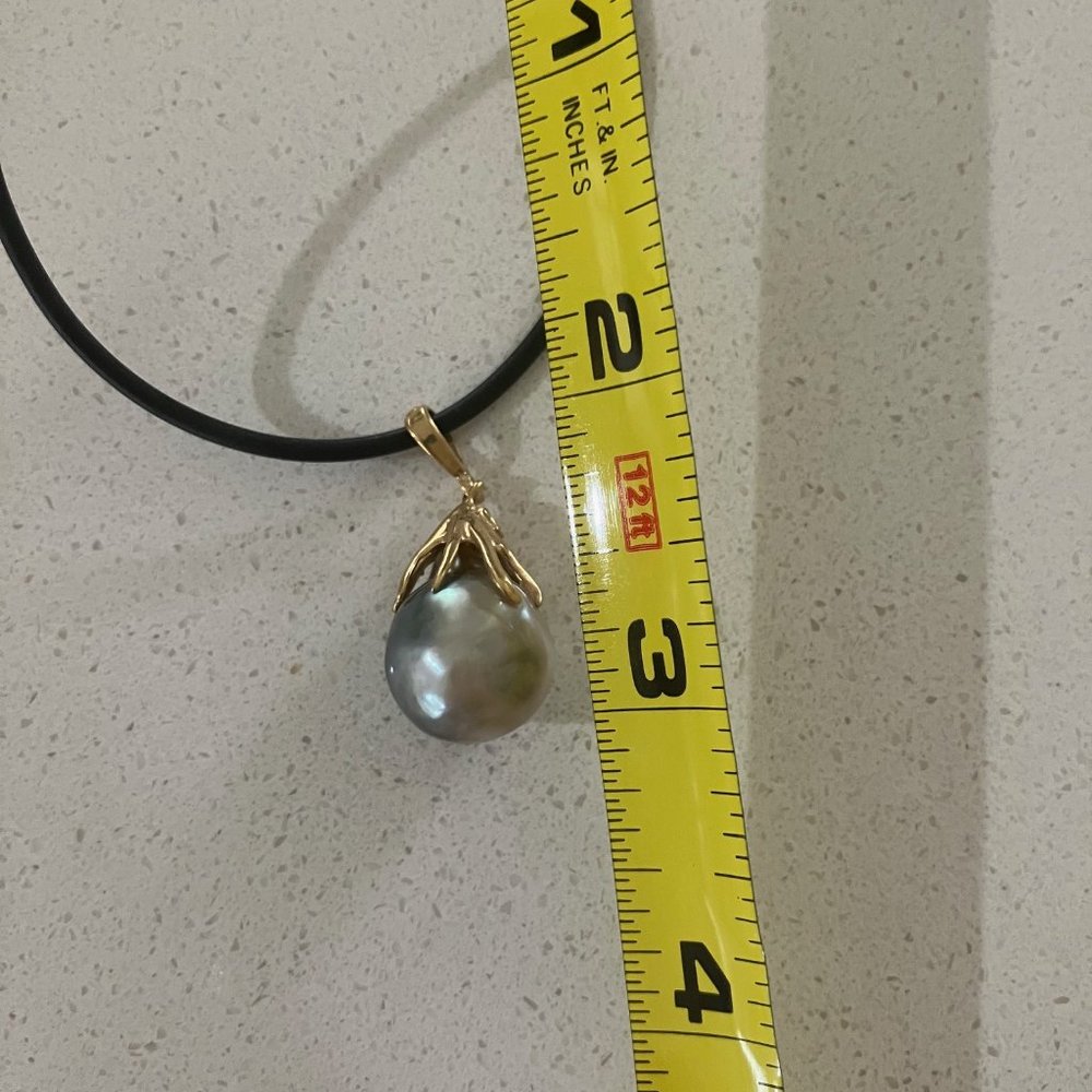 Single Tahitian Baroque Pearl - multicolor gray, blue, ivory